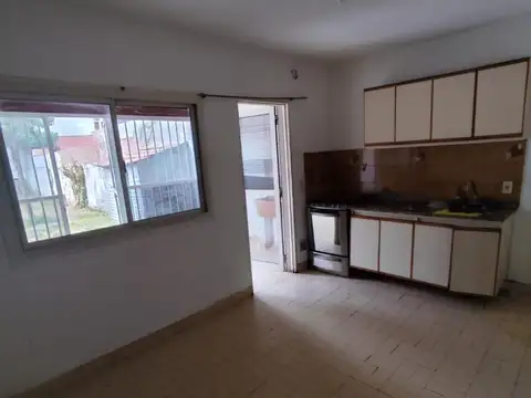 Casa en Alquiler con 1 cochera