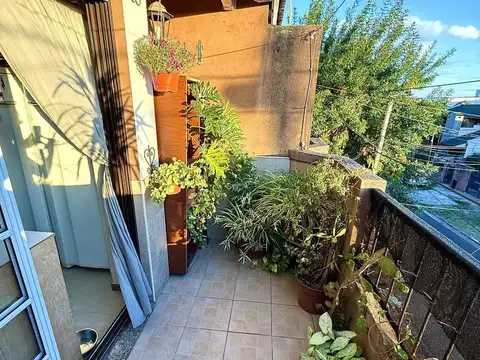 PH Tipo Duplex en Villa Luzuriaga con Balcon y Terraza