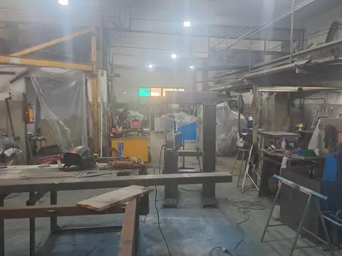 Depósito y/o Taller Santa Cruz 603 y R. Salado Ezpeleta Este