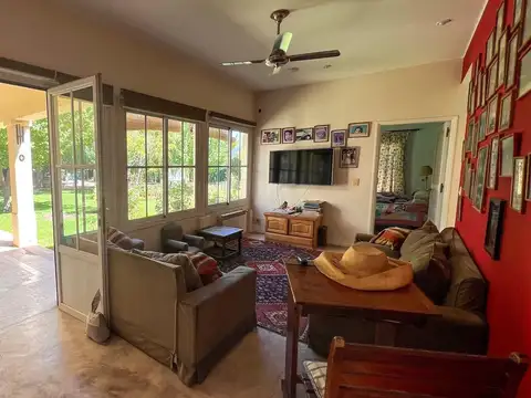 Casa en Venta con 2 cocheras