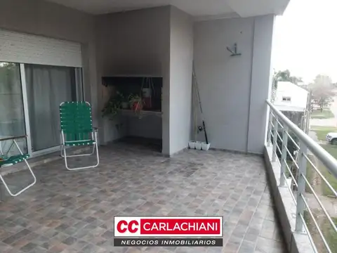 Casa en Alquiler con 1 cochera