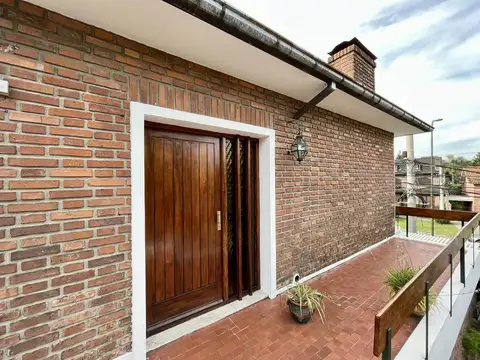 Depto Tipo Casa en Venta de 5 ambientes