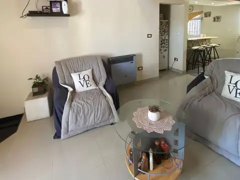 Depto Tipo Casa en Alquiler de 3 dormitorios