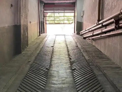 Alquiler cochera fija cubierta para auto chico