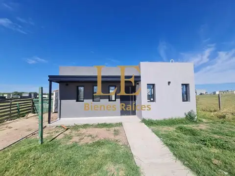 VENTA CASA A ESTRENAR BARRIO SAN SEBASTIAN AREA 13B