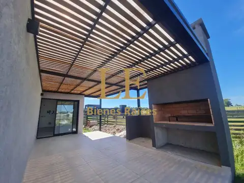 Casa 4 ambientes con 3 baños