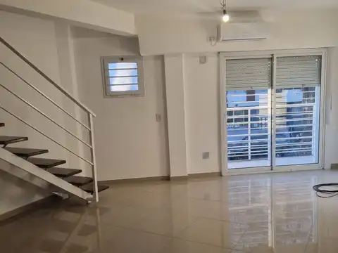 Depto Tipo Casa 2 ambientes con 1 baño
