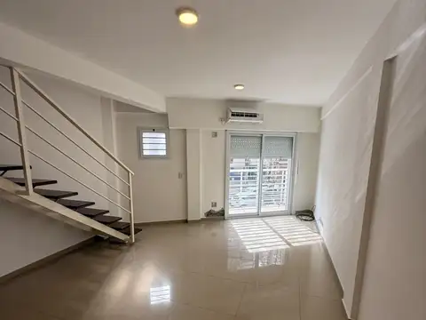 Depto Tipo Casa en Alquiler de 2 ambientes
