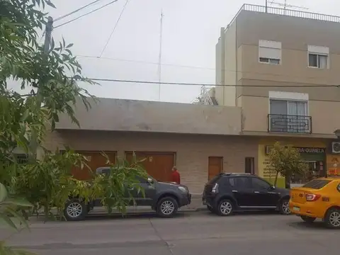 ALQUILER  PROPIEDAD EN ESQ. SAN MARTIN Y BOUQUET ROLDAN