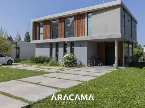 Casa en Venta en La Magdalena - Canning