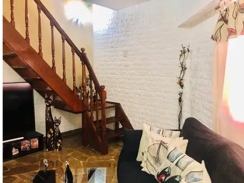Depto Tipo Casa en Venta con 1 cocheras