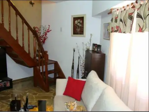 Depto Tipo Casa en Venta 50 años