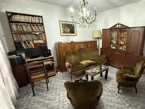 Casa en venta 3 ambientes con 4 dormitorios cochera y patio - Sarandi