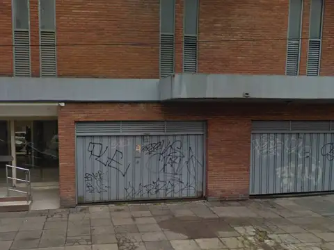 EXCELENTE OPORTUNIDAD COCHERA AL FRENTE UNIDAD FUNCIONAL