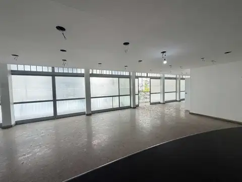 OFICINAS 300 M² + TERRAZA PROPIA