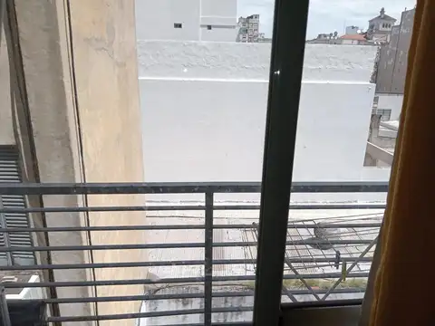 Avenida Valentín Alsina 2100