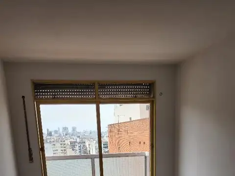 2 ambientes lateral con balcón súper luminoso Vista abierta