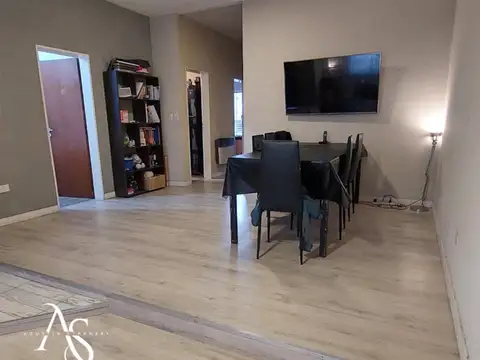 Casa 6 ambientes con 2 baños