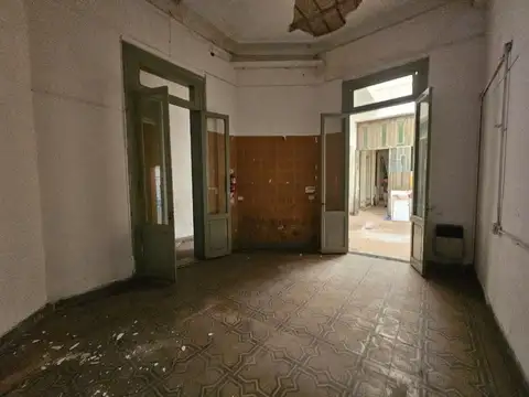 Casa 11 ambientes con 3 baños