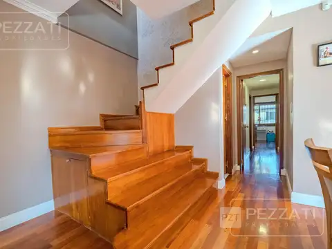 Casa en Venta con 4 cocheras
