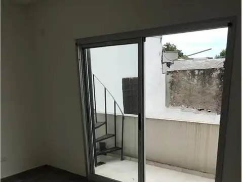 Depto Tipo Casa en Venta 1 año