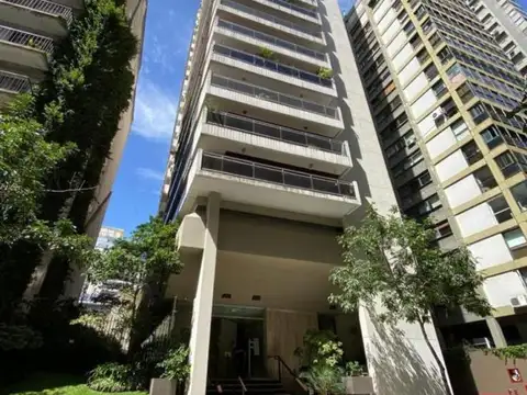 Montevideo 1947 y Posadas.  Torre Piso 15. 3 Ambientes. 82 m2. Cochera y vig. 24 hs