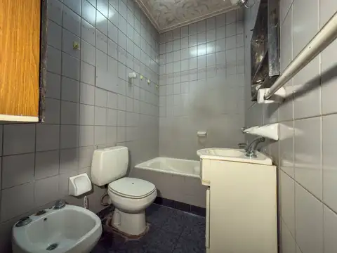 CASA EN VENTA LOS HORNOS CON GARAGE + DEPARTAMENTO