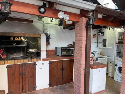 Depto Tipo Casa en Venta con 1 cocheras