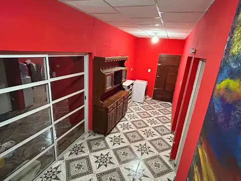 Casa en Alquiler con 2 cocheras