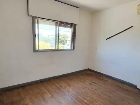 Venta PH  3 ambientes con balcon terraza y patio en Loma Hermosa