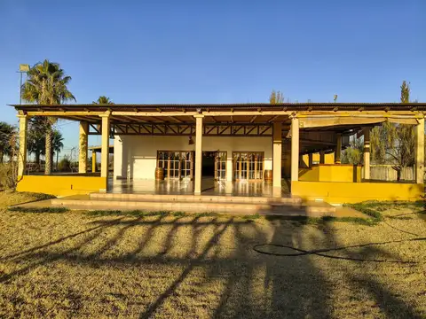 VENTA SALON MULTIESPACIO CON DEPARTAMENTOS EN FRAY LUIS BELTRAN MAIPU MENDOZA
