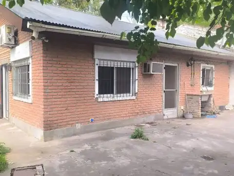 Casa 6 ambientes con 1 baño