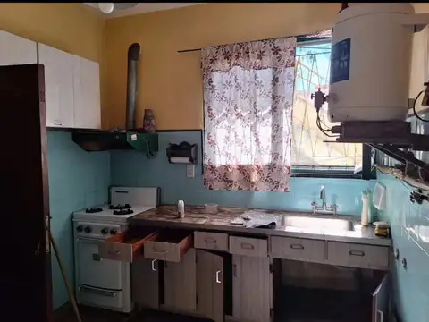Casa 3 ambientes con 1 baño