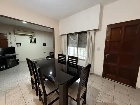 Casa 7 ambientes con 1 baño