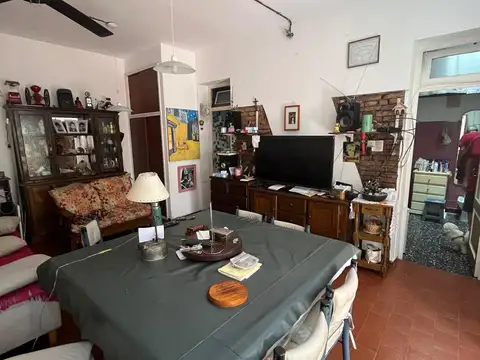 VILLA LURO. YERBAL 6000. CASA  7 AMBIENTES CON COHERA.  IDEAL 2 FAMILIAS