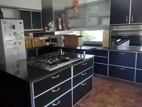 Casa en Venta en Barrio Parque Leloir, USD 900.000