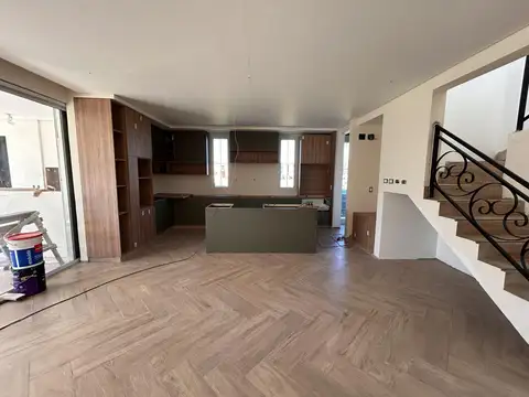 Casa 5 ambientes con 2 baños