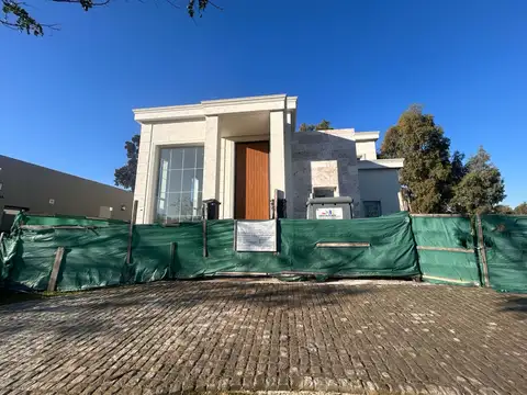 VENTA CASA 5 AMBIENTES - BARRIO PRIVADO SANTO TOMAS PILAR
