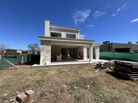 Casa en Venta en Santo Tomas, USD 380.000