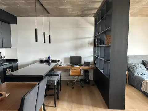 Departamento en tercer piso con vista a Ayres de Pilar en alquiler