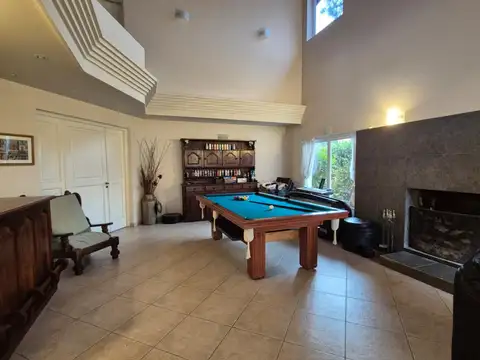 Casa 6 ambientes con 5 baños