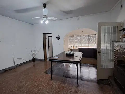 Depto Tipo Casa en Venta en Bernal Oeste, USD 60.000