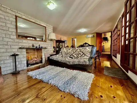 Depto Tipo Casa 4 ambientes con 2 baños