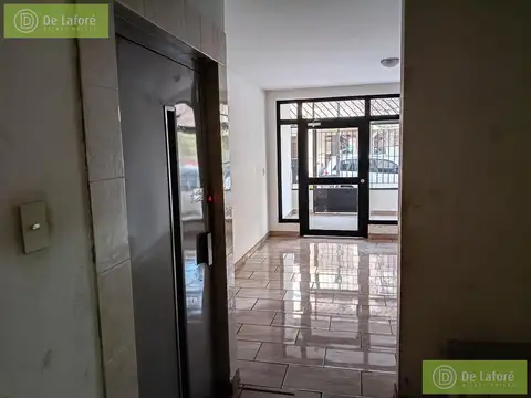 Venta - Dpto. 1 Ambiente divisible de 35m2, con balcón en Victoria