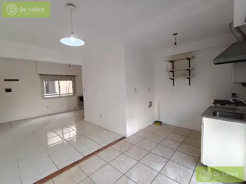 Venta - Dpto. 1 Ambiente divisible de 35m2, con balcón en Victoria