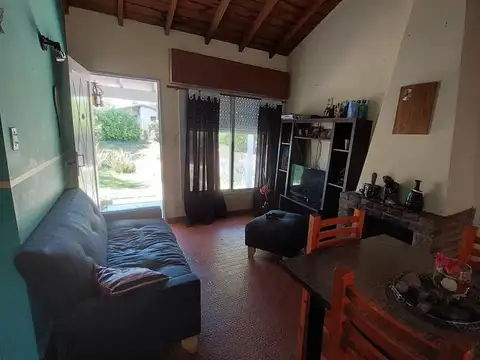Casa 3 ambientes con 2 baños