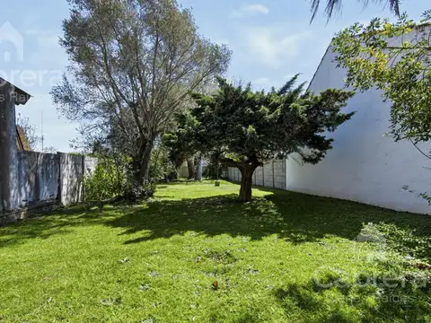 Venta de terreno de 10 x 40 ubicado a metros de Camino Belgrano