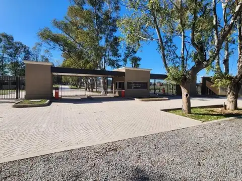Lote de 930 m2 en venta en barrio cerrado Lomas de Ezeiza. Tristán Suárez, Ezeiza.