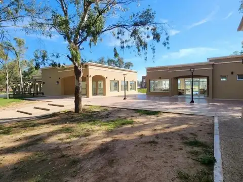 Lote de 930 m2 en venta en barrio cerrado Lomas de Ezeiza. Tristán Suárez, Ezeiza.