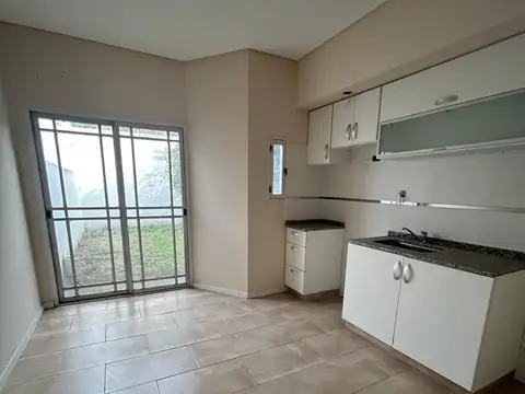 EXCELENTE TRIPLEX - BARRIO GUEMES - 4 AMBIENTES -HAEDO